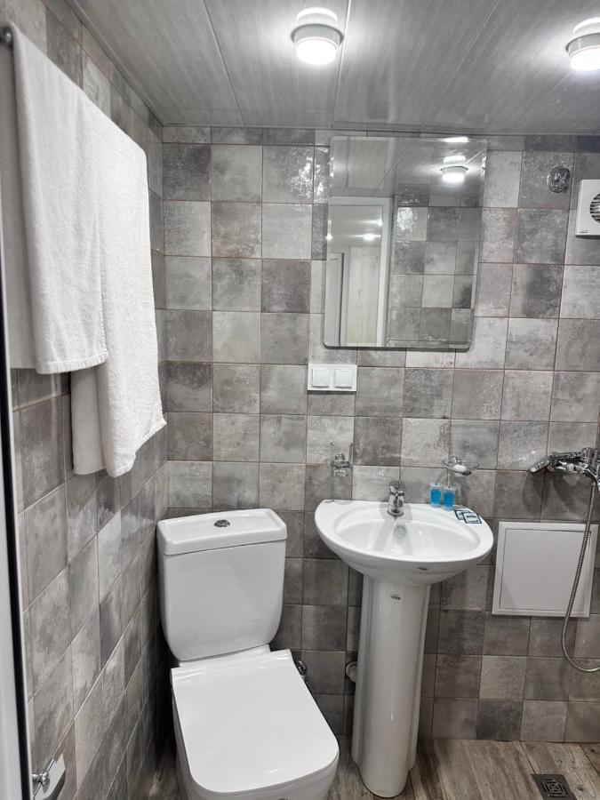 Mandarin Hotel Ереван Екстериор снимка